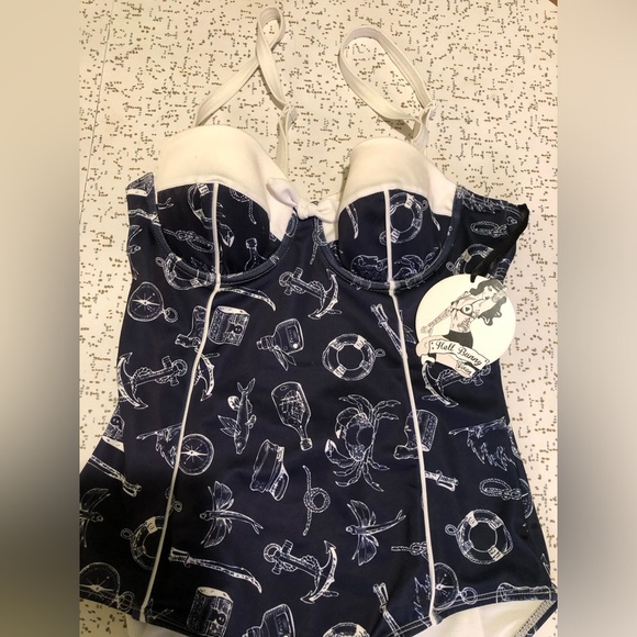 Hell Bunny Vintage Inspired bathing suit - Picture 5 of 12